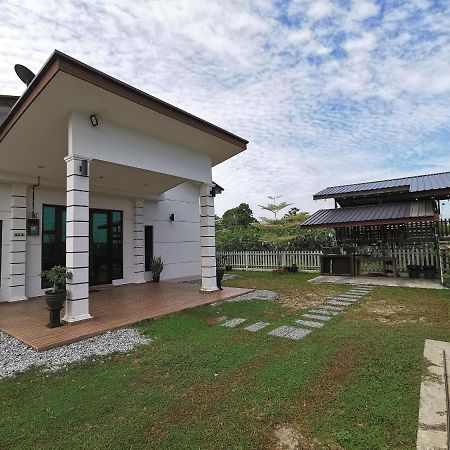 Orchard Villa Melaka Exteriör bild
